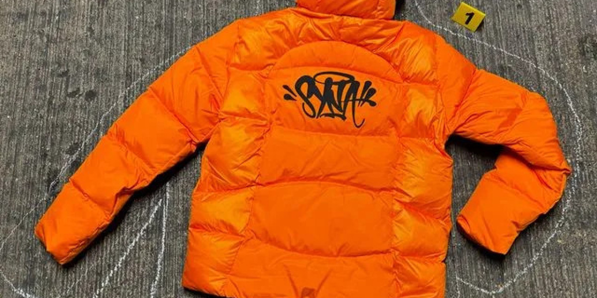 Syna World Tracksuit: A Bold Statement in Modern Streetwear