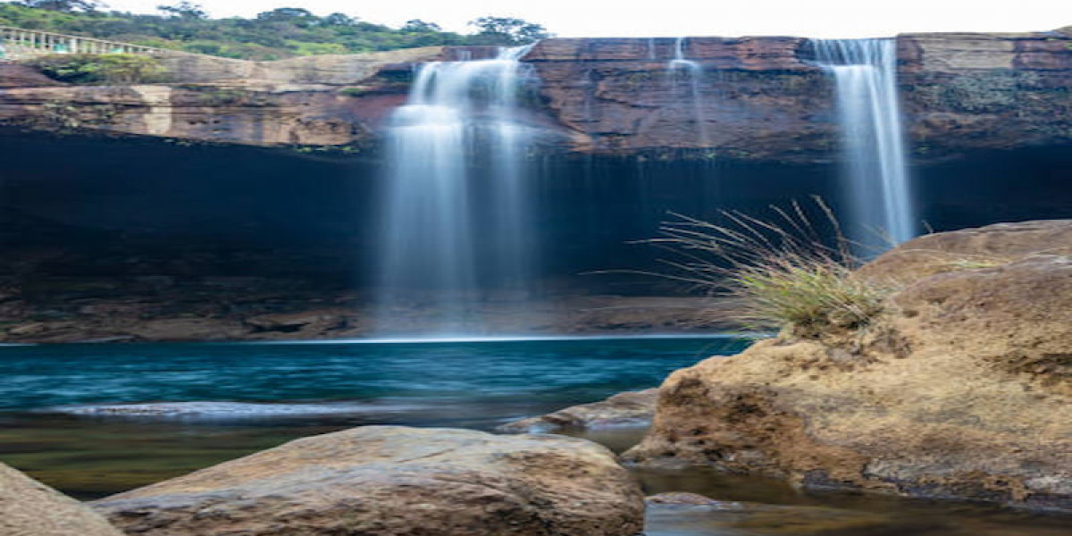 Chasing Waterfalls in Meghalaya: The Land of Living Bridges & Caves